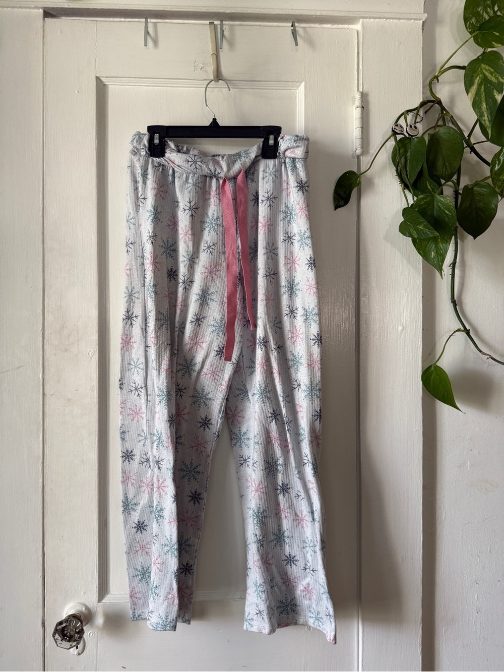 Cozy Snowflake Print Lounge Pants - Pink Drawstring size L